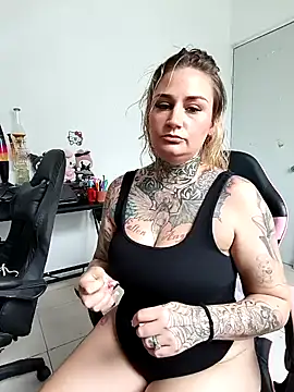 Lisacasandra online show from 1, 1, 2025