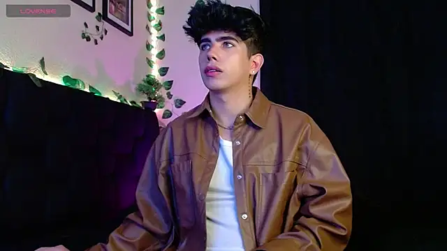 LyleBennett  online show from 27, 1, 2025