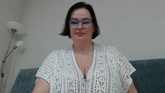 Nora Star online show from 15, 10, 2025