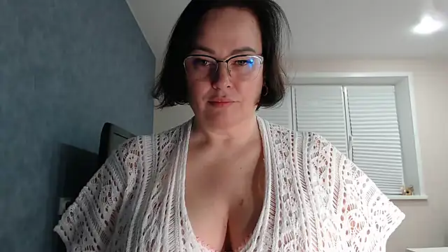 Nora Star online show from 31, 10, 2025