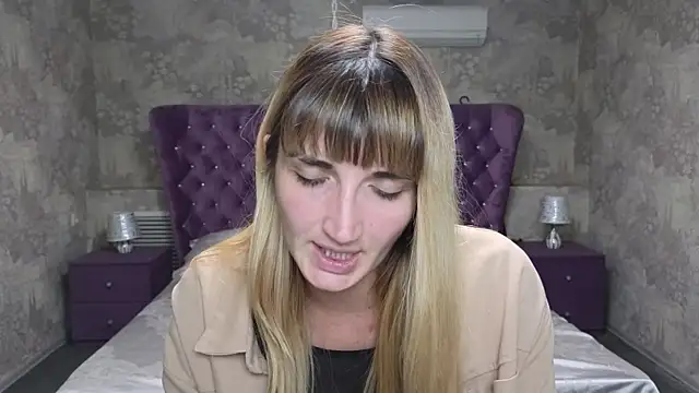 Snapshot of Nika_Kitten chatting on 8, 10, 2025 Nika Kitten online show from 8, 10, 2025