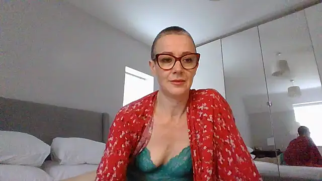 ELEGANT-ARIA36 online show from 29, 1, 2025