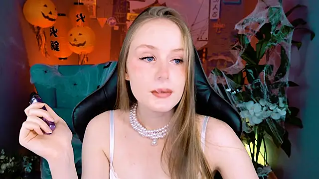 VivienLeeigh online show from 19, 10, 2025