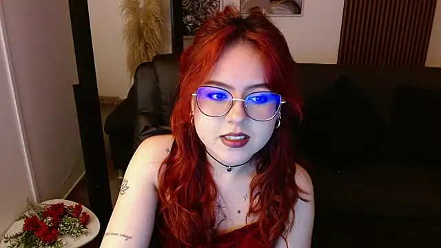 Snapshot of crimson_tati_ chatting on 19, 2, 2025 crimson tati online show from 19, 2, 2025