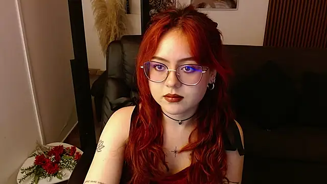 Snapshot of crimson_tati_ chatting on 19, 2, 2025 crimson tati online show from 19, 2, 2025