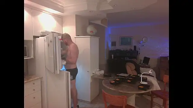 Snapshot of Tall_REC chatting on 12, 12, 2024 Tall REC online show from 12, 12, 2024