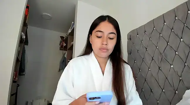 Snapshot of AriaMontgomery chatting on 20, 12, 2024 AriaMontgomery online show from 20, 12, 2024