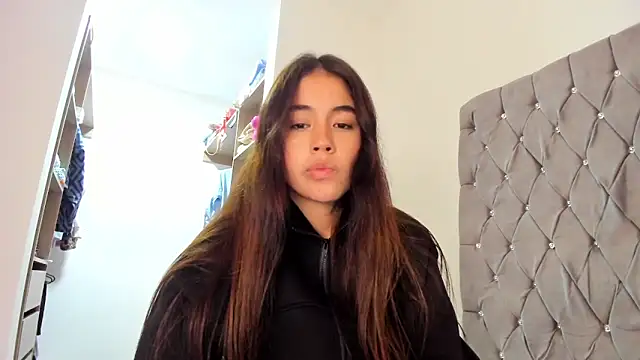 Snapshot of AriaMontgomery chatting on 31, 12, 2024 AriaMontgomery online show from 31, 12, 2024