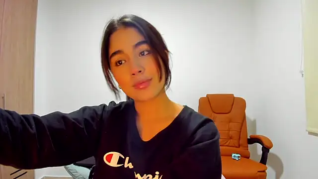 Snapshot of AriaMontgomery chatting on 24, 2, 2025 AriaMontgomery online show from 24, 2, 2025