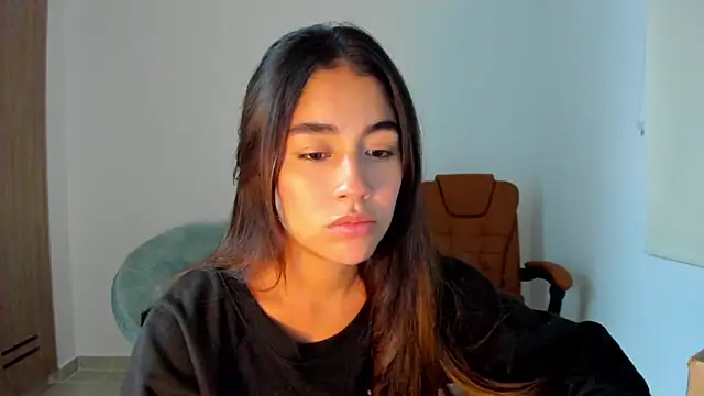 Snapshot of AriaMontgomery chatting on 24, 2, 2025 AriaMontgomery online show from 24, 2, 2025