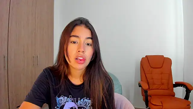 Snapshot of AriaMontgomery chatting on 24, 2, 2025 AriaMontgomery online show from 24, 2, 2025