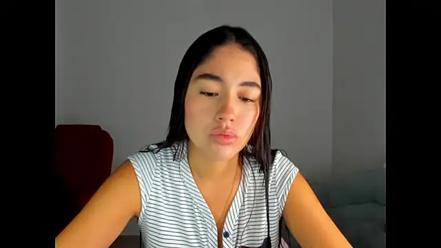 Snapshot of AriaMontgomery chatting on 12, 3, 2025 AriaMontgomery online show from 12, 3, 2025