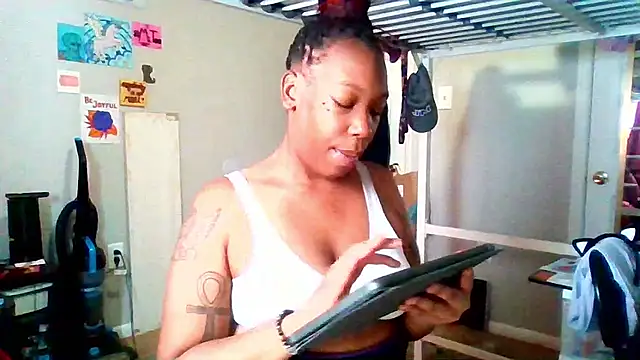 Snapshot of MsSapPhire500 chatting on 12, 4, 2026 MsSapPhire500 online show from 12, 4, 2026