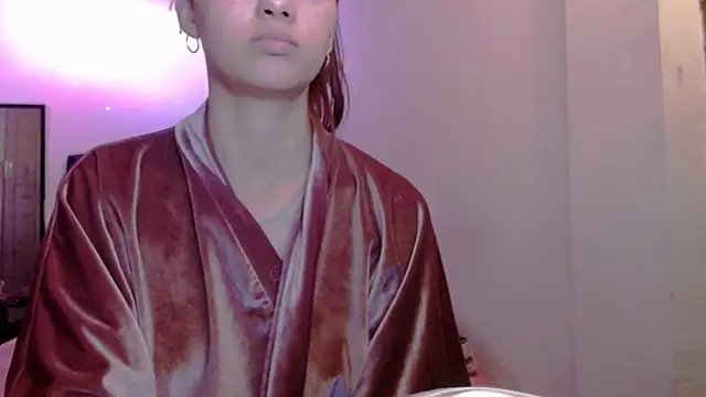 Snapshot of holy_juli chatting on 23, 4, 2026 holy juli online show from 23, 4, 2026