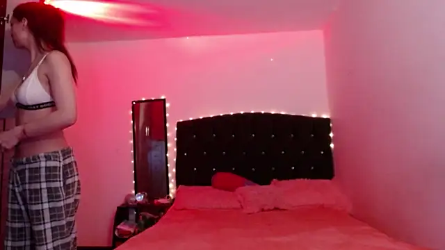 Snapshot of holy_juli chatting on 10, 5, 2026 holy juli online show from 10, 5, 2026