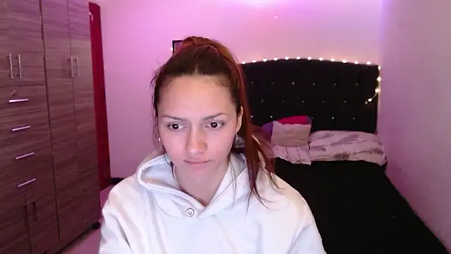 Snapshot of holy_juli chatting on 1, 6, 2026 holy juli online show from 1, 6, 2026