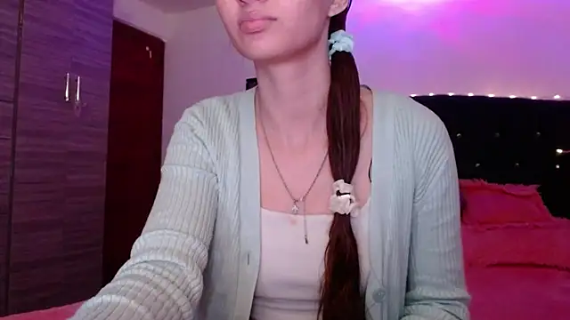 Snapshot of holy_juli chatting on 14, 7, 2026 holy juli online show from 14, 7, 2026