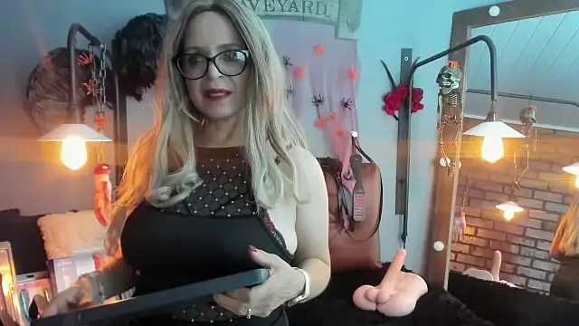 Samantha mature56 online show from 21, 10, 2025