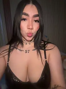 Snapshot of Nickiiiii chatting on 3, 2, 2026 Nickiiiii online show from 3, 2, 2026