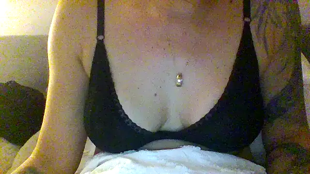 Fiesty findom40 online show from 22, 12, 2024