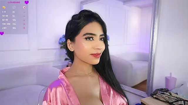 Snapshot of elasummer chatting on 7, 3, 2025 elasummer online show from 7, 3, 2025