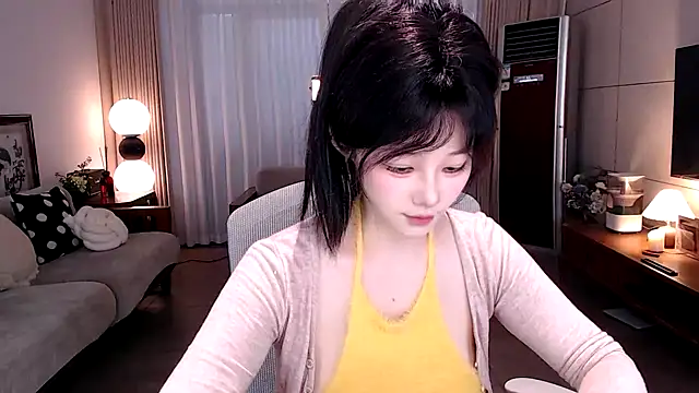 sweateanv  online show from 14, 3, 2026