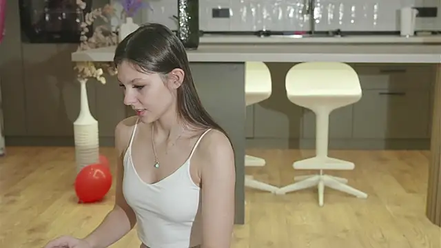 whisper of love online show from 24, 11, 2025