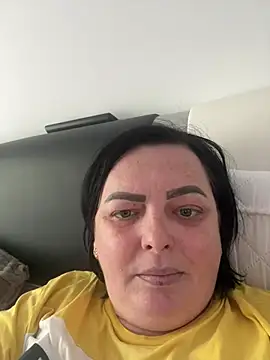 Amandamuller1982 online show from 4, 2, 2025