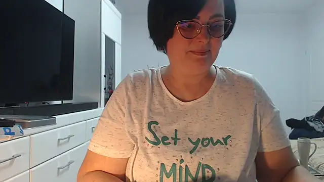 Amandamuller1982 online show from 8, 4, 2026