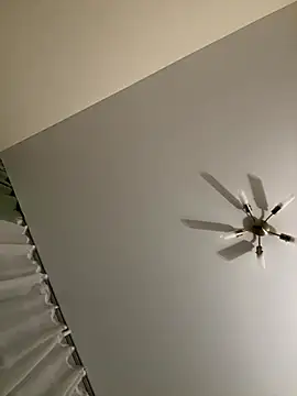 Snapshot of Sweet_Khalifa_ chatting on 9, 11, 2025 Sweet Khalifa online show from 9, 11, 2025