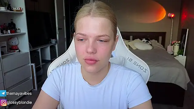 Snapshot of Maya_Rave chatting on 3, 5, 2026 Maya Rave online show from 3, 5, 2026