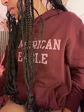 bonnie 18x online show from 24, 11, 2025