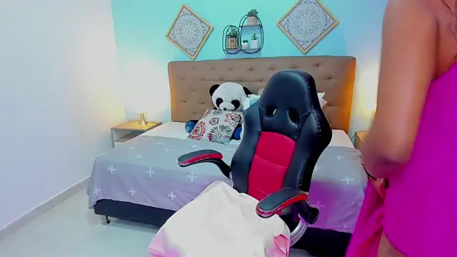 Edelaine rogers online show from 12, 4, 2026