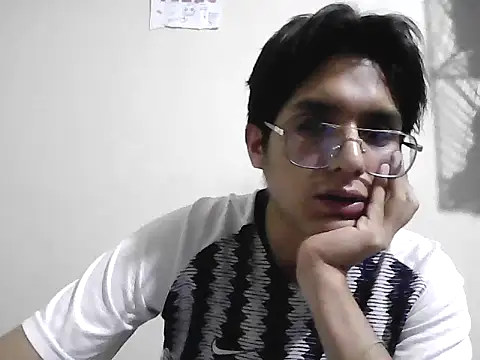 Snapshot of HardDick2 chatting on 13, 5, 2026 HardDick2 online show from 13, 5, 2026