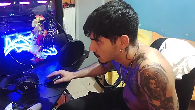 Badboyi1997 online show from 20, 10, 2025