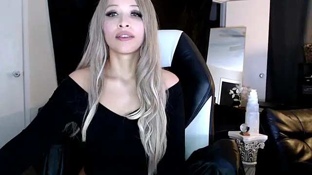 liadivina online show from 14, 3, 2025