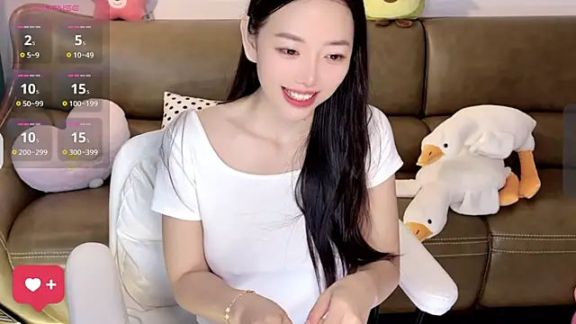 Yilin1999 online show from 12, 3, 2025