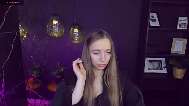 OliviaGentle online show from 17, 12, 2024