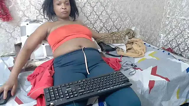 Snapshot of MaximTease24 chatting on 18, 2, 2025 MaximTease24 online show from 18, 2, 2025