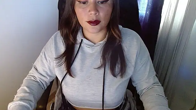 Snapshot of miss_evoleth2 chatting on 19, 6, 2026 miss evoleth2 online show from 19, 6, 2026