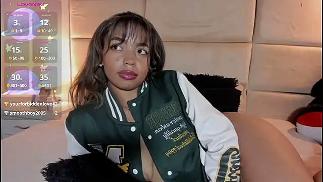 Snapshot of Nathaliajonees chatting on 28, 1, 2025 Nathaliajonees online show from 28, 1, 2025
