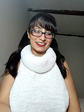 Snapshot of Lucy_Chery chatting on 3, 6, 2026 Lucy Chery online show from 3, 6, 2026