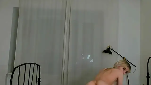 Snapshot of andrea_x_ chatting on 12, 1, 2025 andrea x online show from 12, 1, 2025