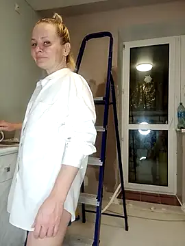 Snapshot of Milen_Milf chatting on 5, 3, 2025 Milen Milf online show from 5, 3, 2025