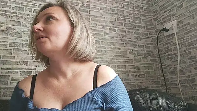 EdithManning online show from 10, 3, 2025