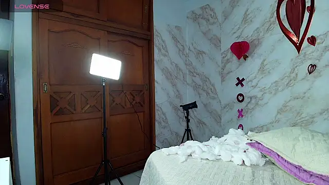 lucia brown online show from 14, 2, 2025