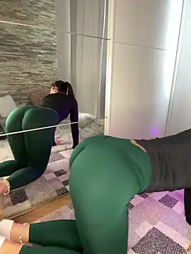 LeonieLindner online show from 12, 1, 2025