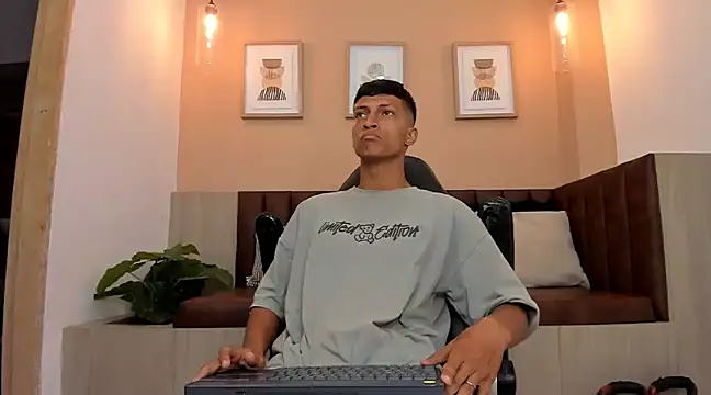 wolf james123 online show from 3, 2, 2025