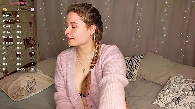 sophie  lee online show from 13, 10, 2025