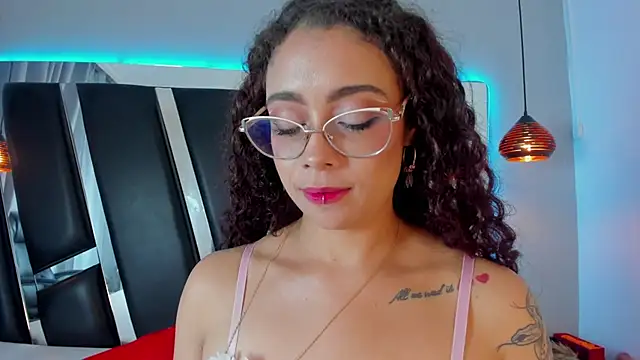 Snapshot of antonelllepiercee chatting on 12, 1, 2025 antonelllepiercee online show from 12, 1, 2025